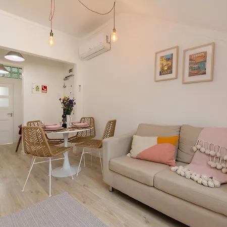 New Bright And Cozy Apartment In Graca-2